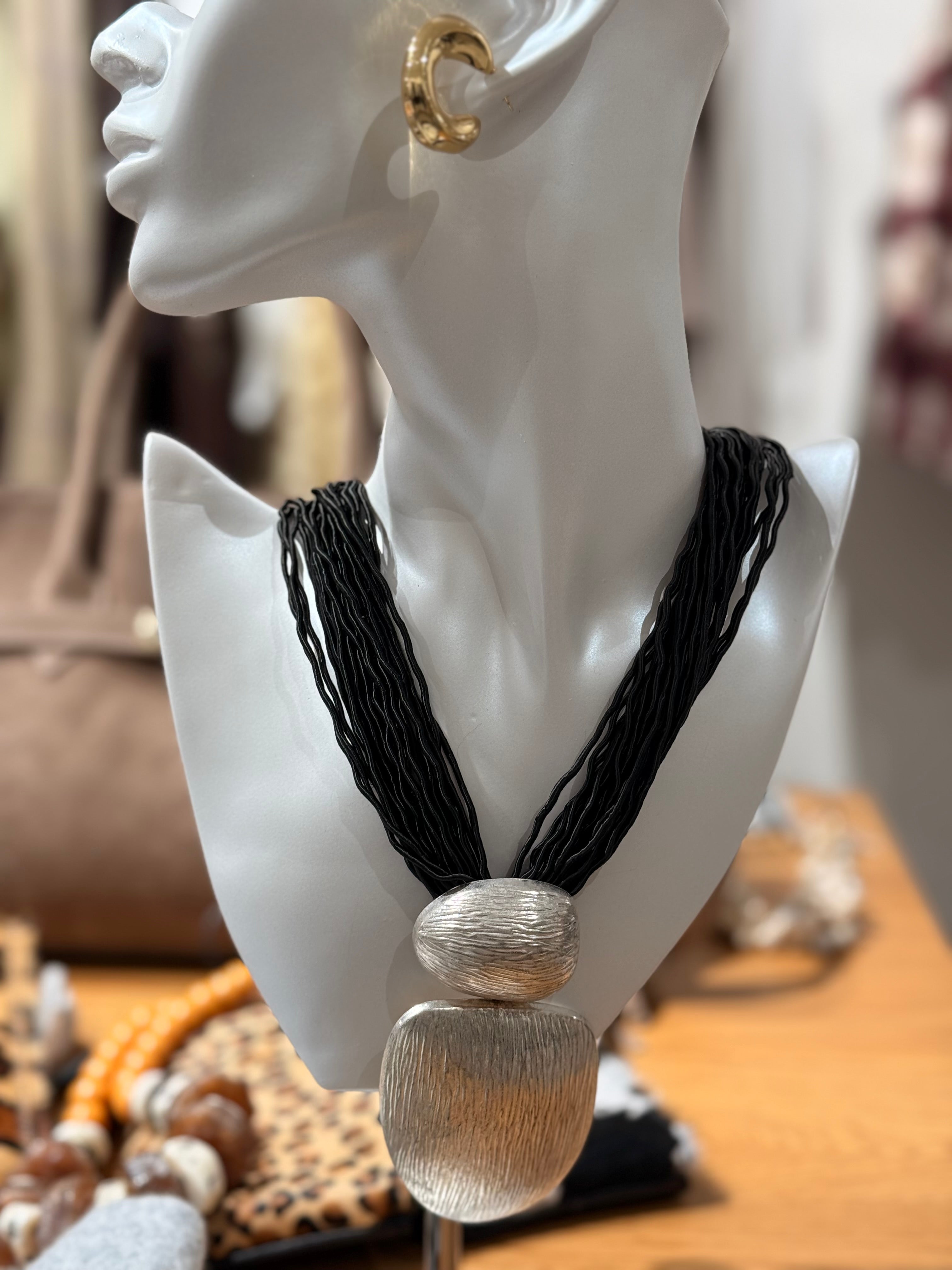 Collar Kenia