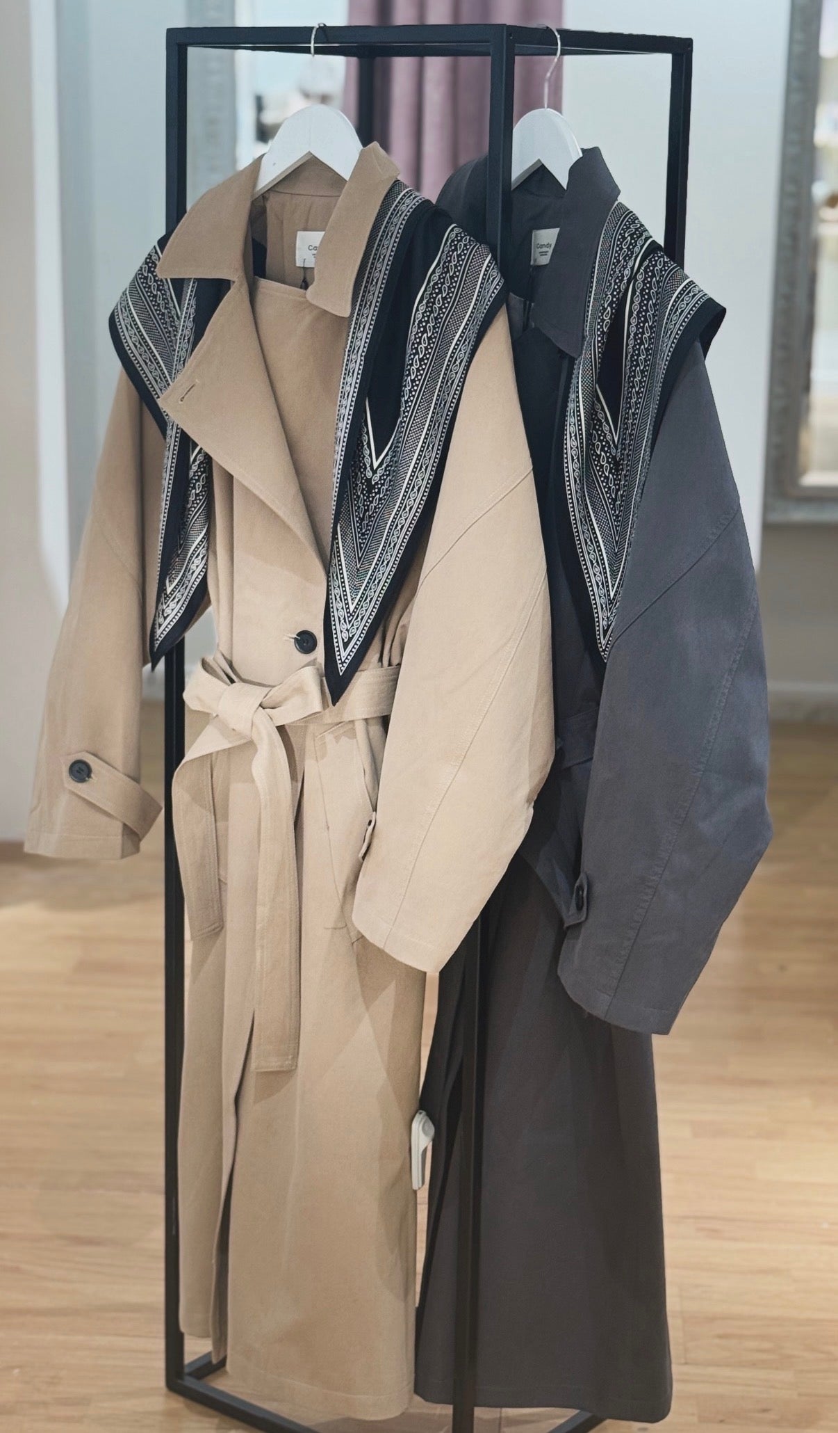 Trench Oversize y pañuelo
