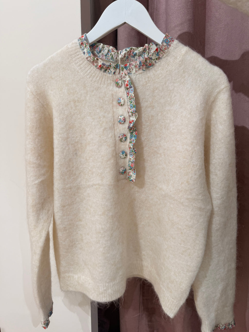 Jersey cuello flores